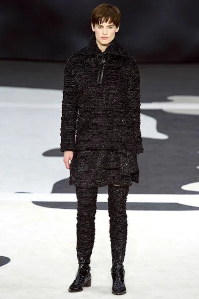 Look 15